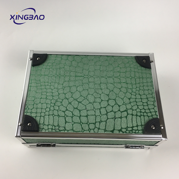 Green crocodile Small Professional Elegant Design Portable Cosmetic Case